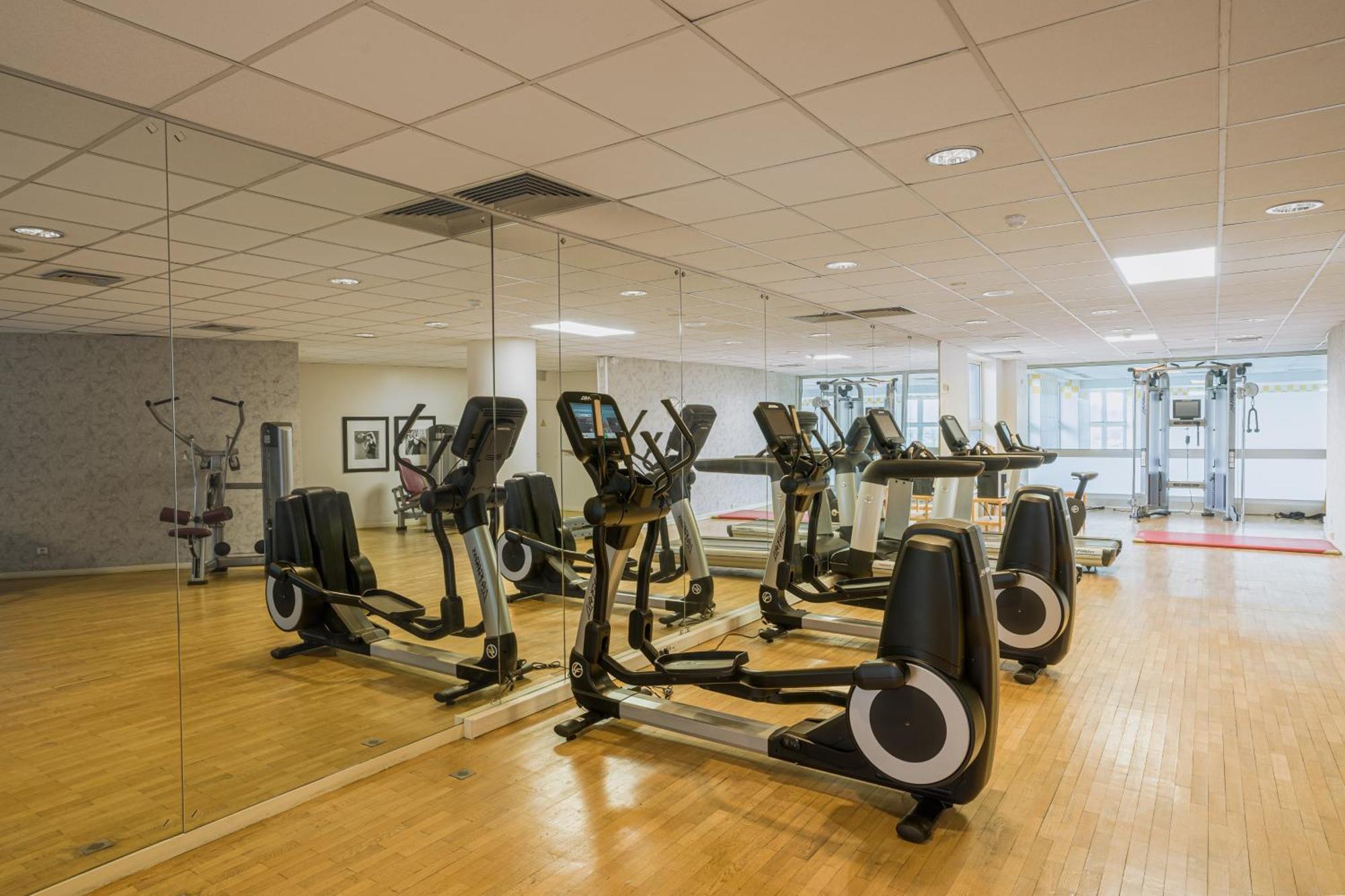 Van Der Valk Hotel Paris Cdg Airport รัวซี-อ็อง-ฟรองซ์ ภายนอก รูปภาพ