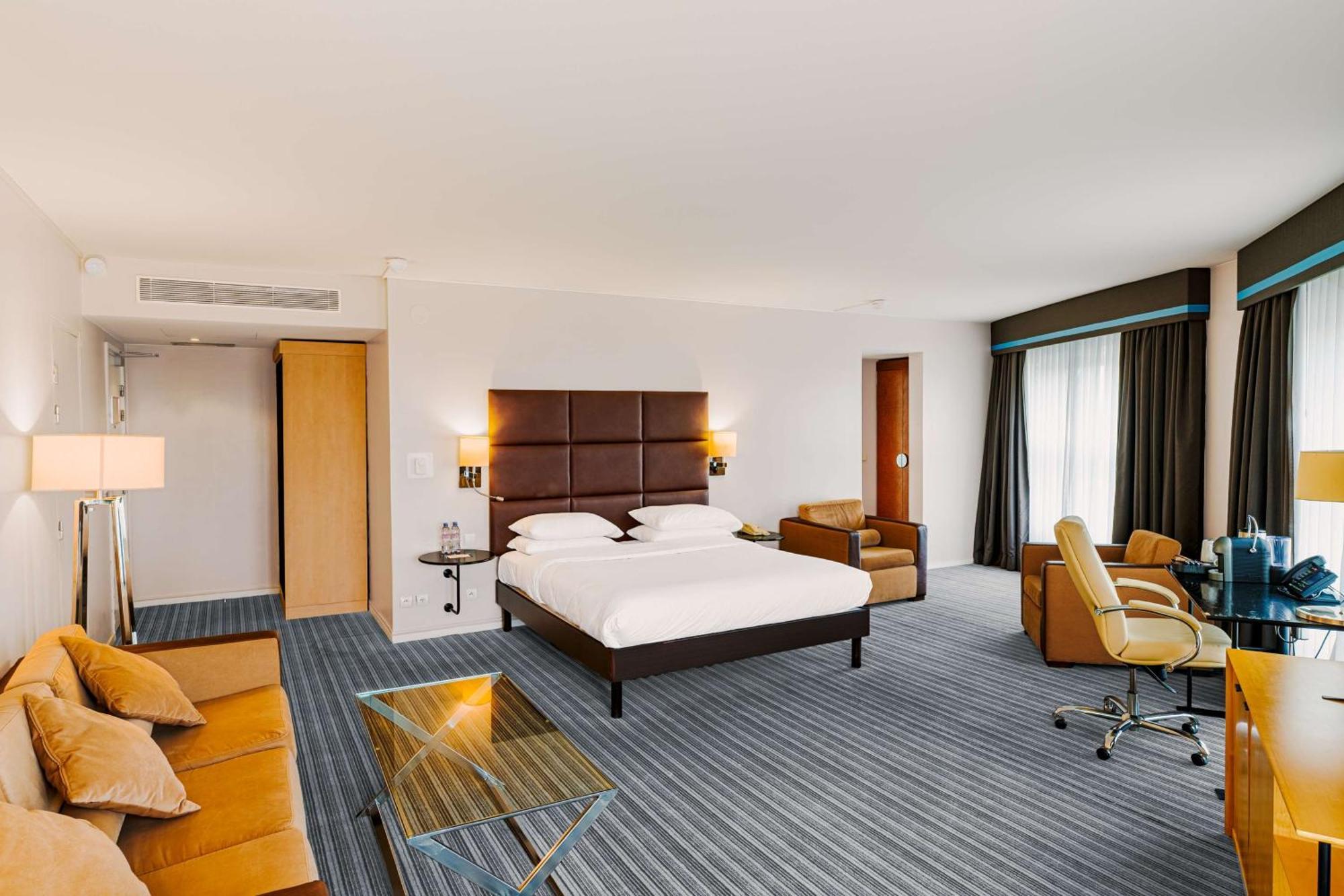 Van Der Valk Hotel Paris Cdg Airport รัวซี-อ็อง-ฟรองซ์ ภายนอก รูปภาพ