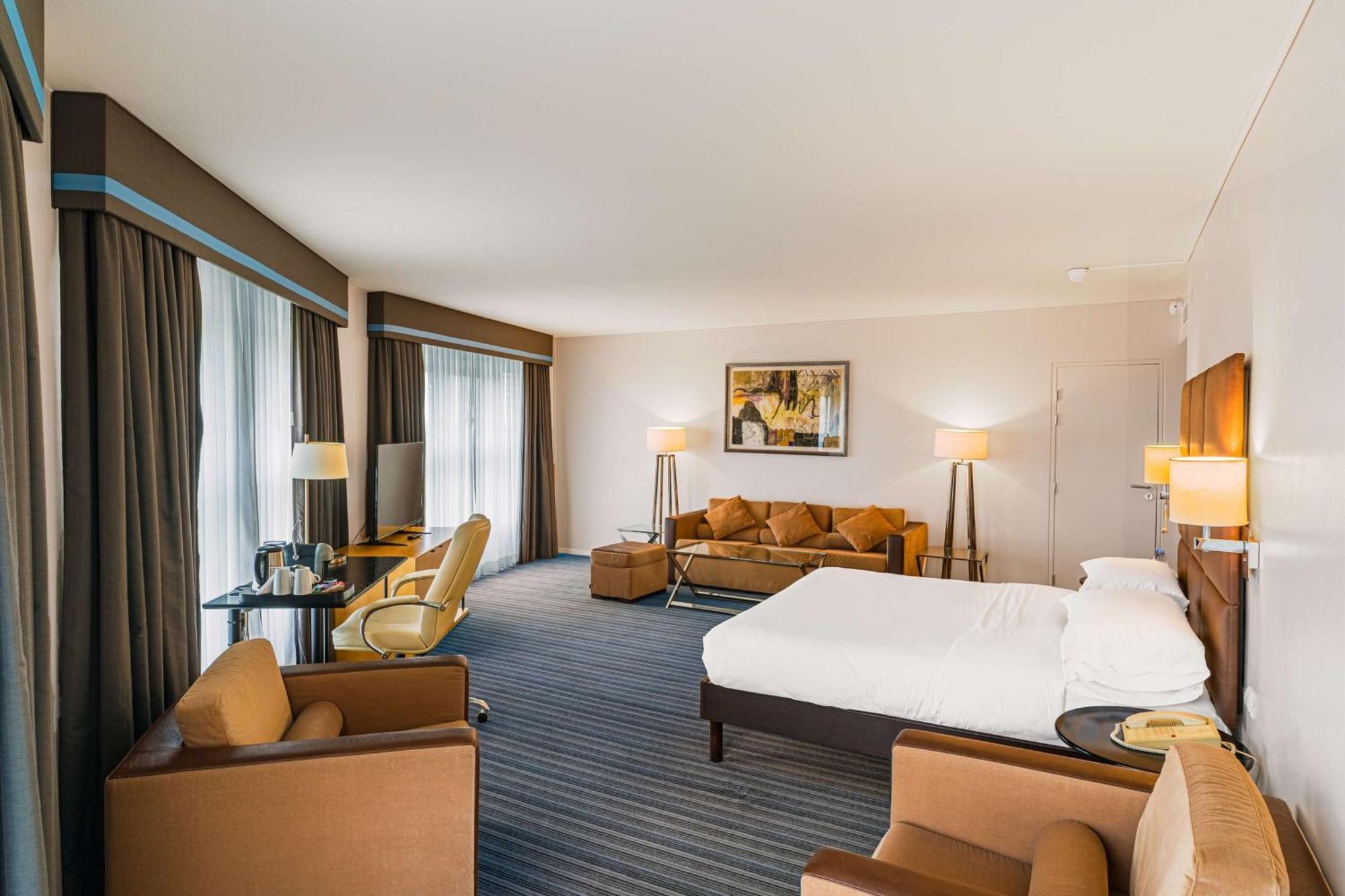 Van Der Valk Hotel Paris Cdg Airport รัวซี-อ็อง-ฟรองซ์ ภายนอก รูปภาพ